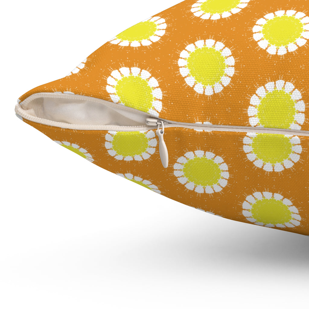 Retro Daisy Pattern Pillow — Orange & Yellow Floral Decorative Throw Pillow