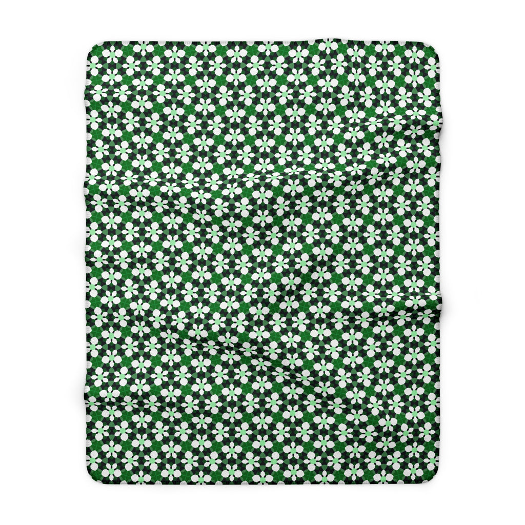 Green Retro Floral Sherpa Fleece Blanket – Cozy St. Patrick’s Day & Spring Throw