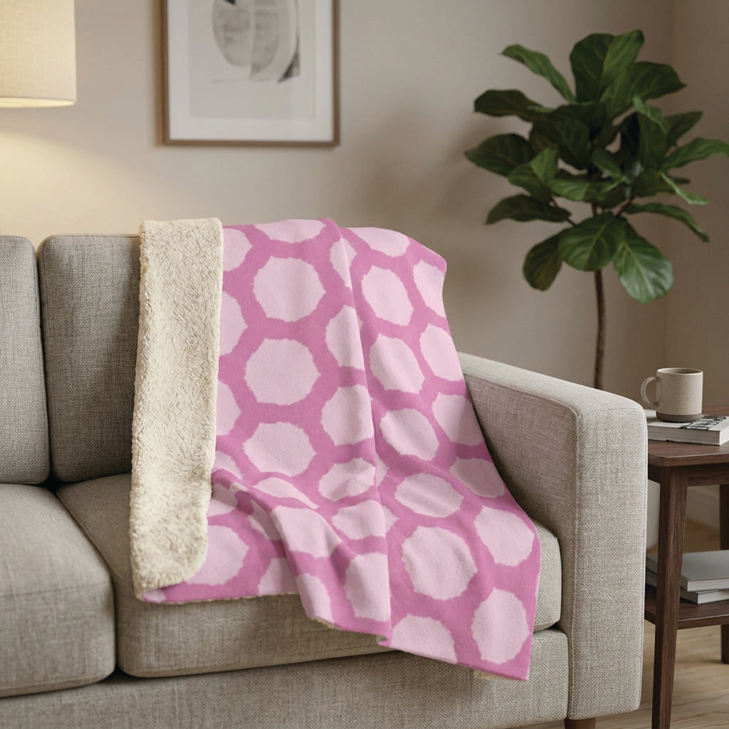 Pink Honeycomb Sherpa Blanket – Cozy Fleece Throw for Home & Gift